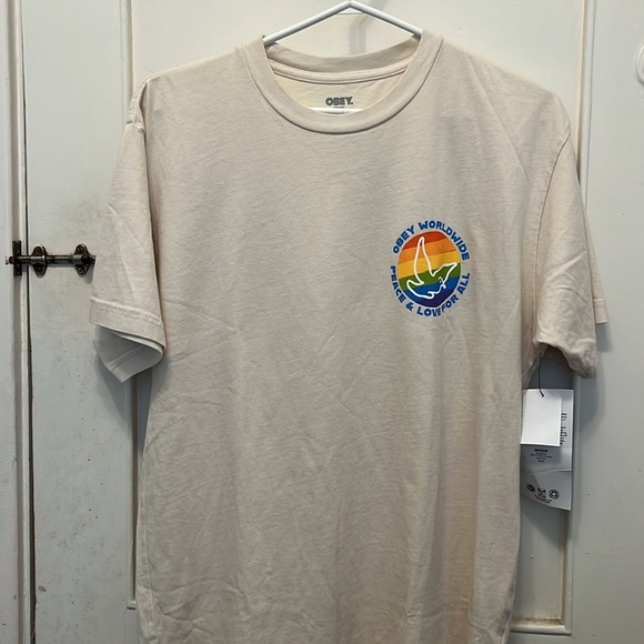 NEW! 2/$55 Obey Peace & Love tshirt - Picture 2 of 3
